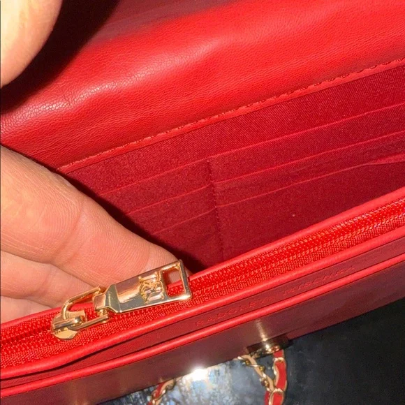 BADGLEY MISCHKA Red Quilted Chain Shoulder Bag - Picture 10 of 11